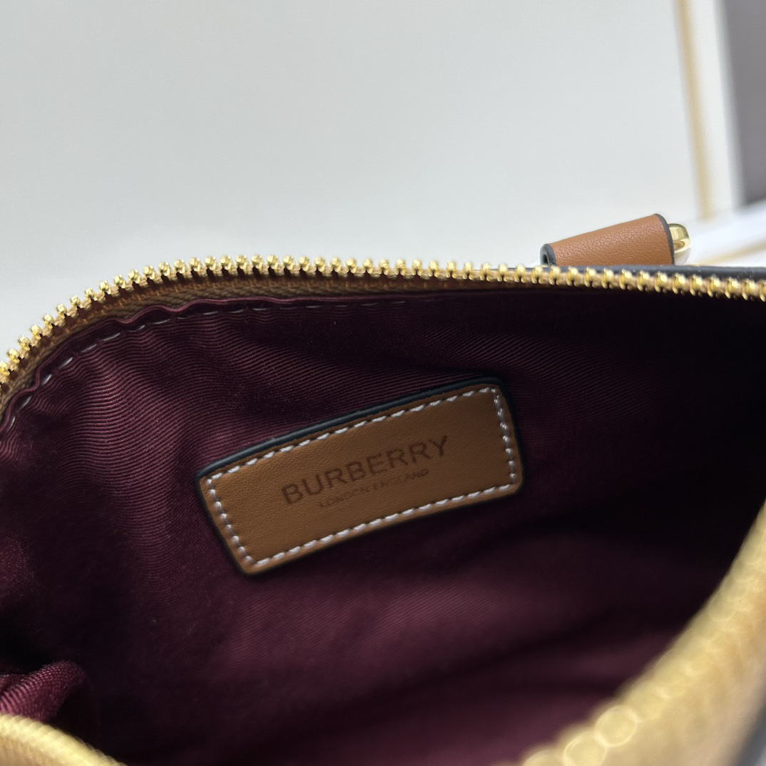 Burberry bag-138