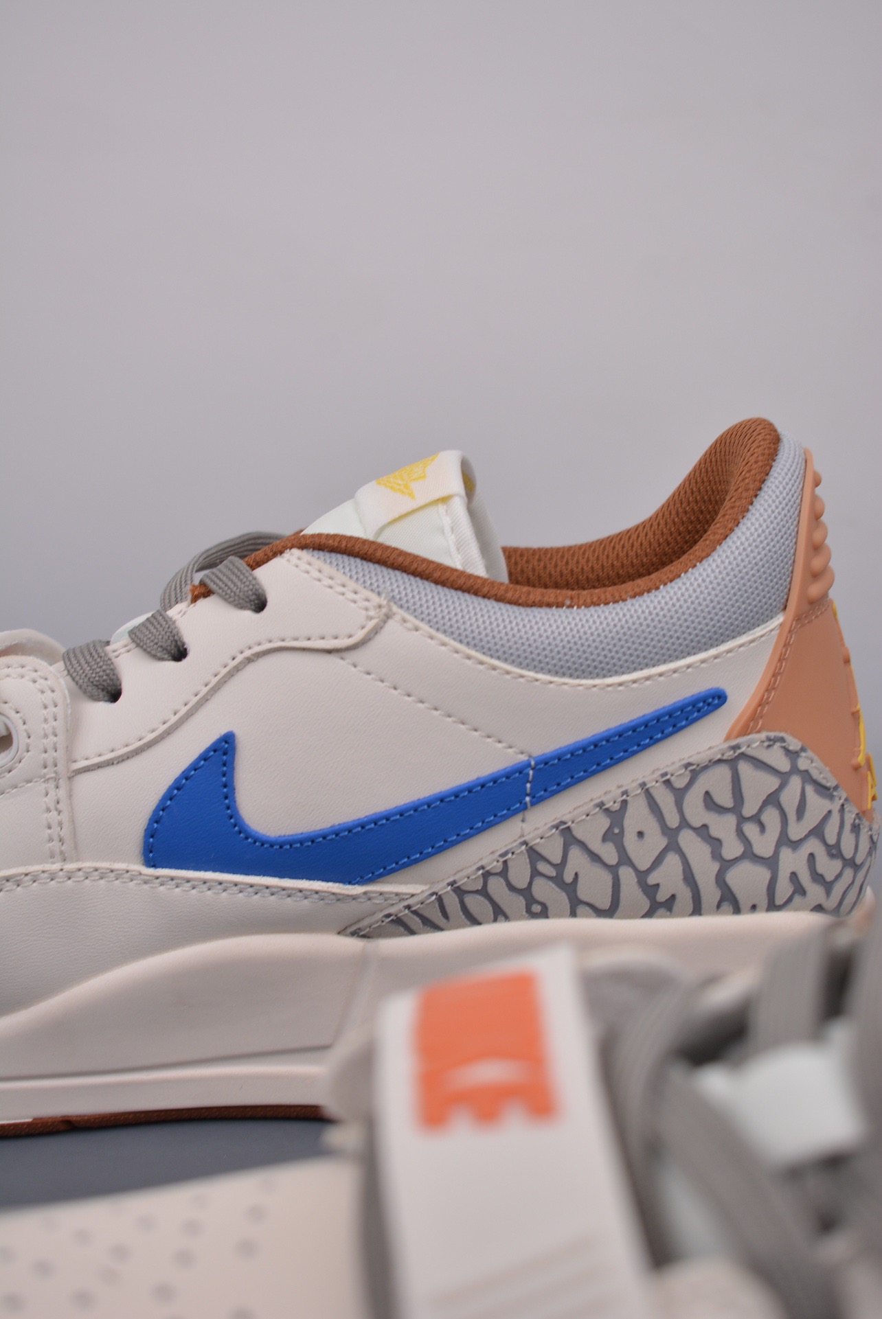 Nike Sneakers-325