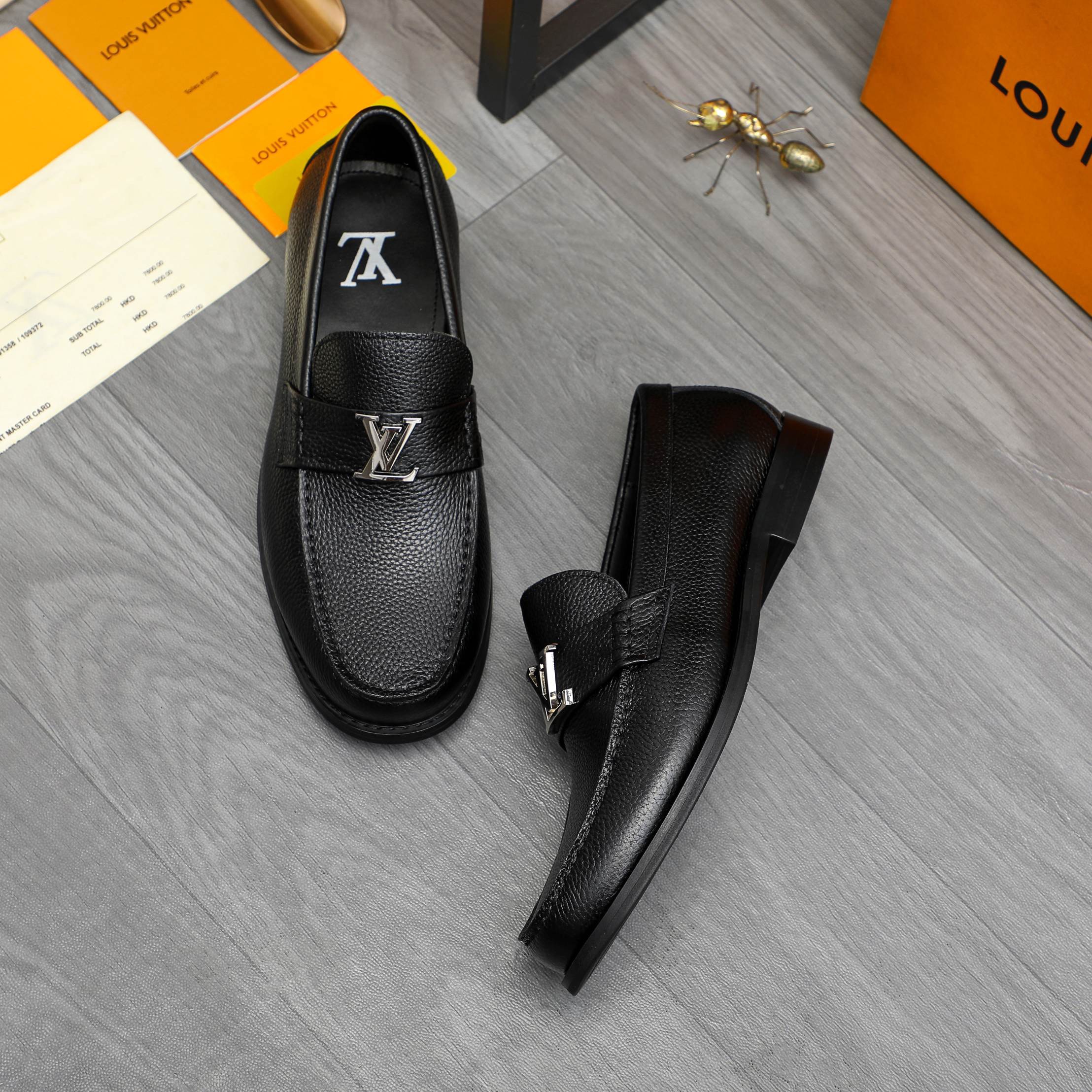 LV men's leather shoes-89