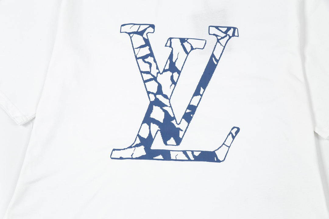 LV clothing-145