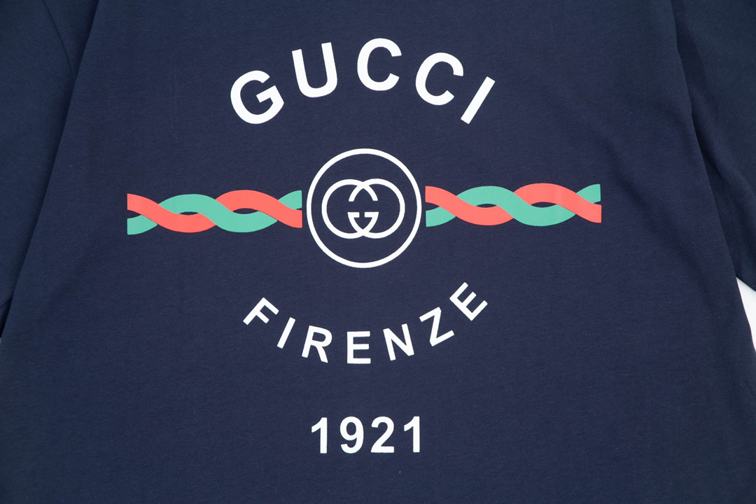 Gucci clothing-51