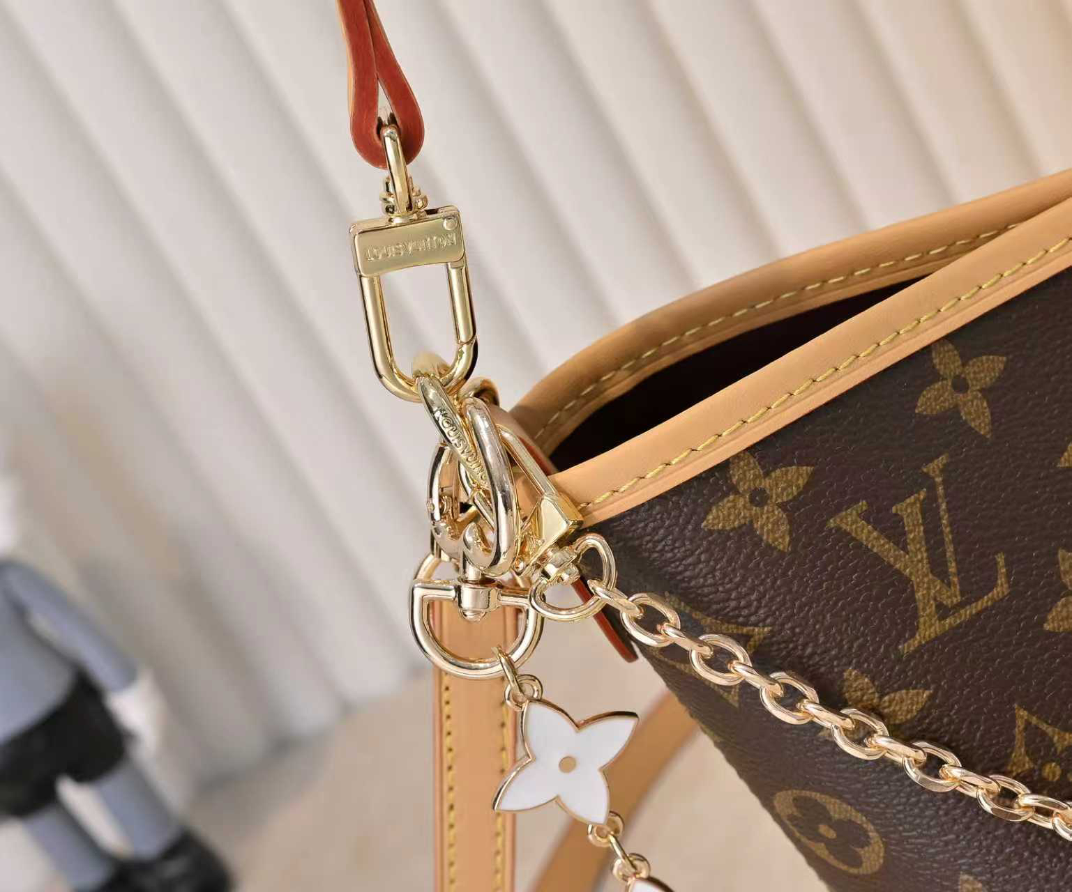 Louis Vuitton bag-134