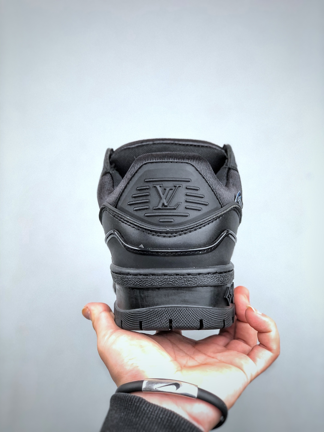 Lv Sneakers-4