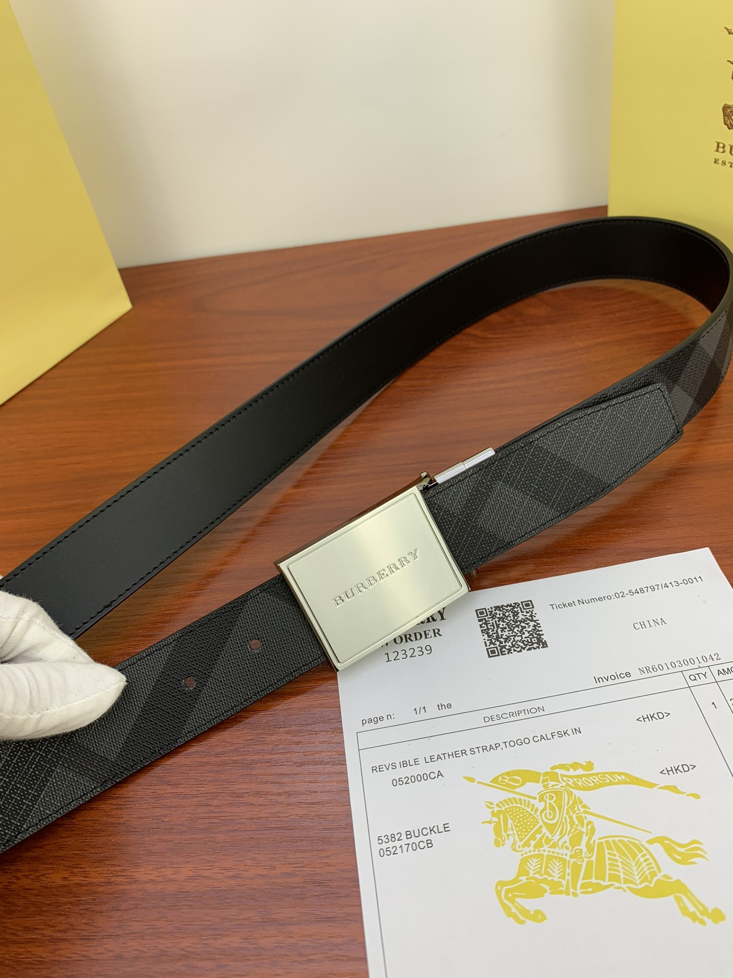 Burberry belt-108