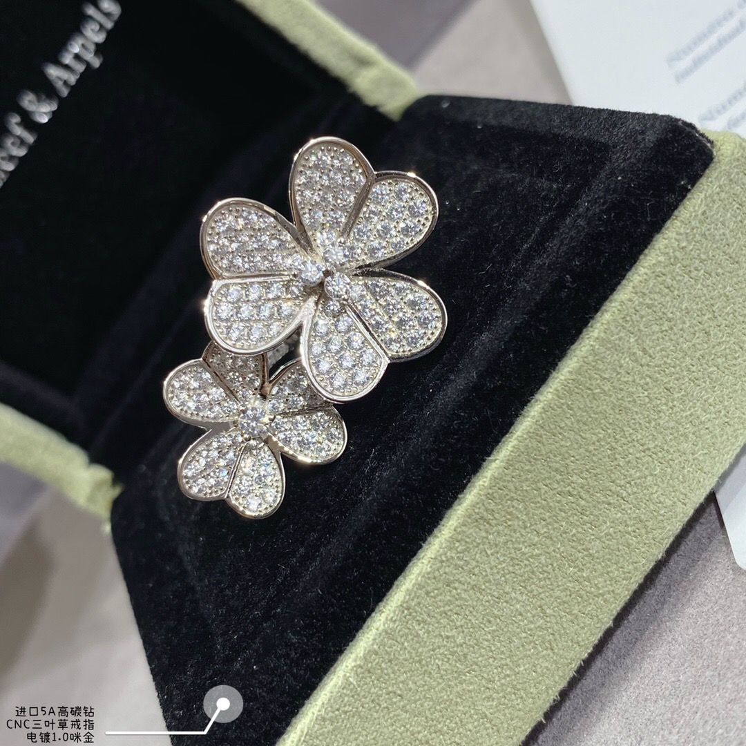 Van Cleef & Arpels ring-91