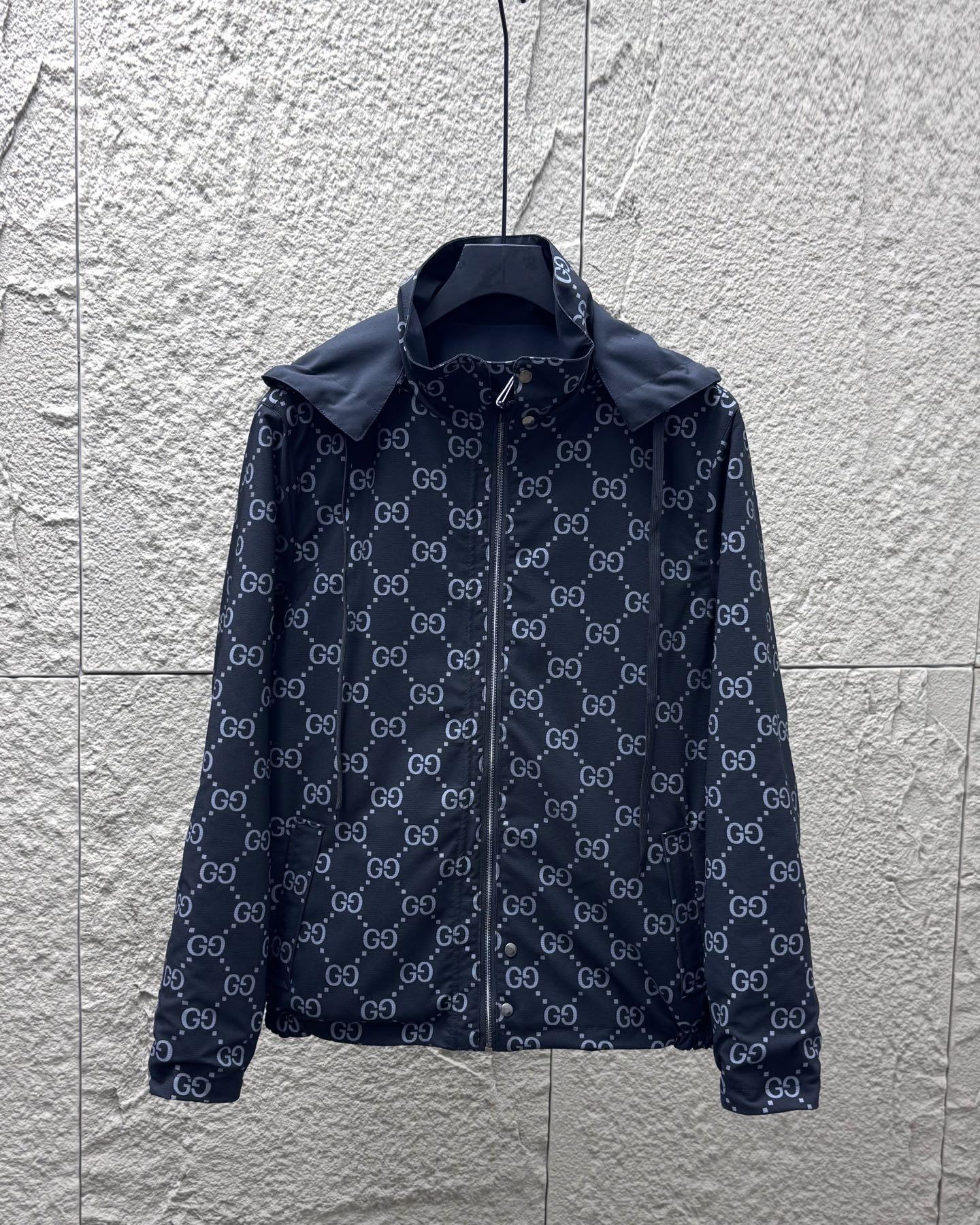 Gucci Clothing-359