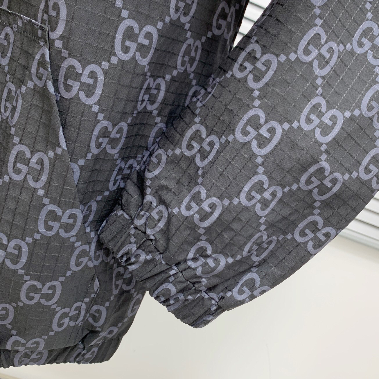 Gucci Clothing-345