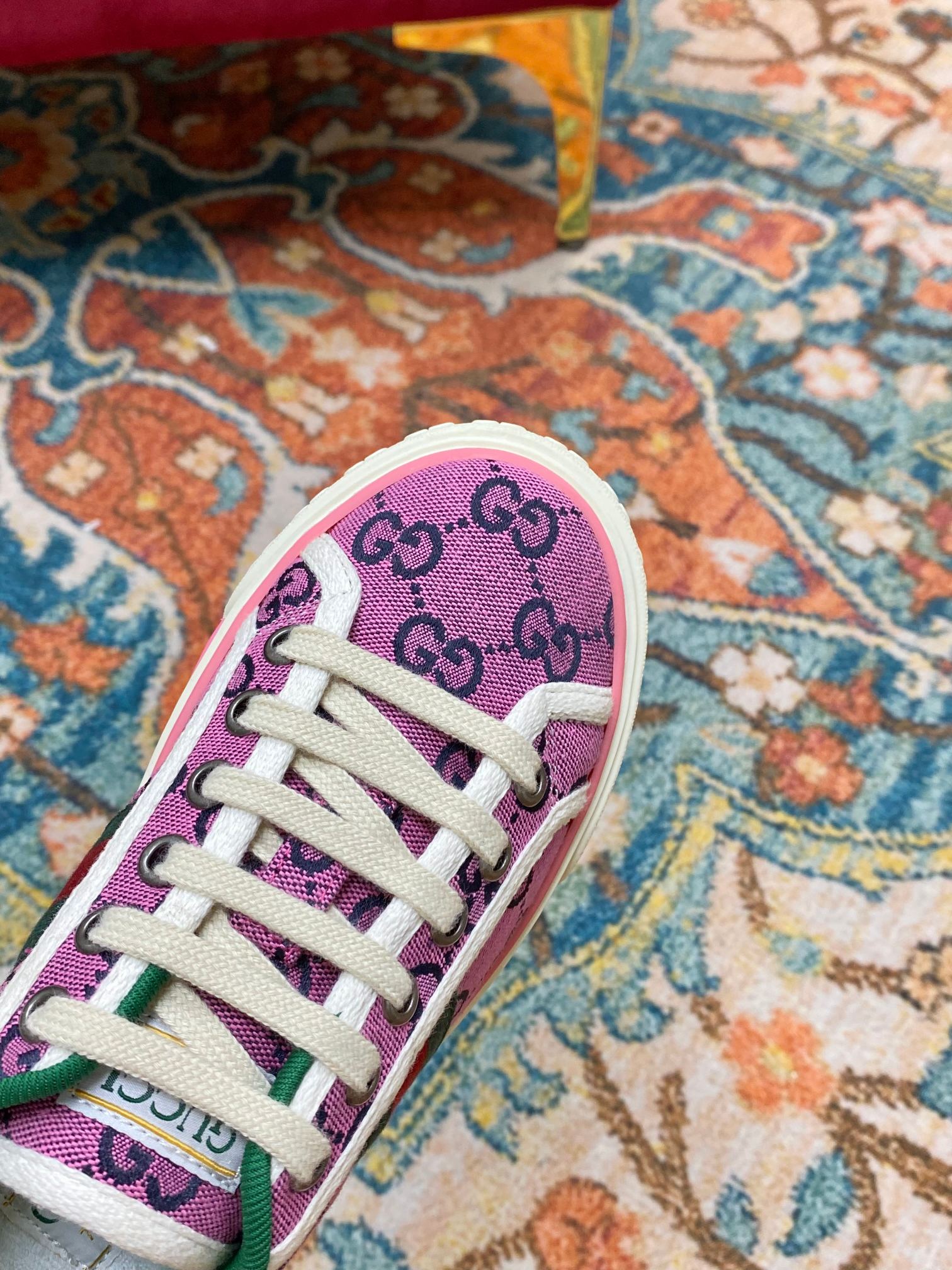 Gucci Sneakers-236