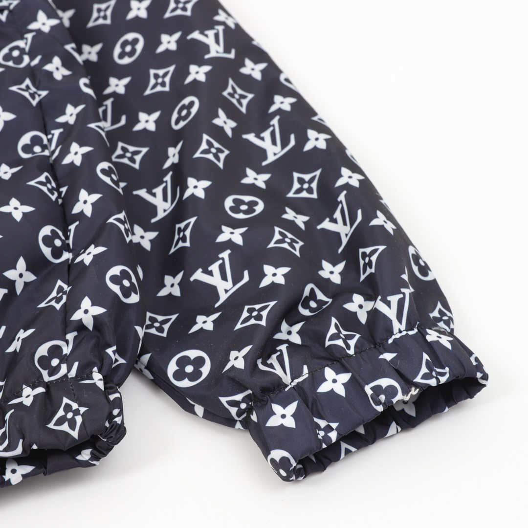 LV Clothing-332