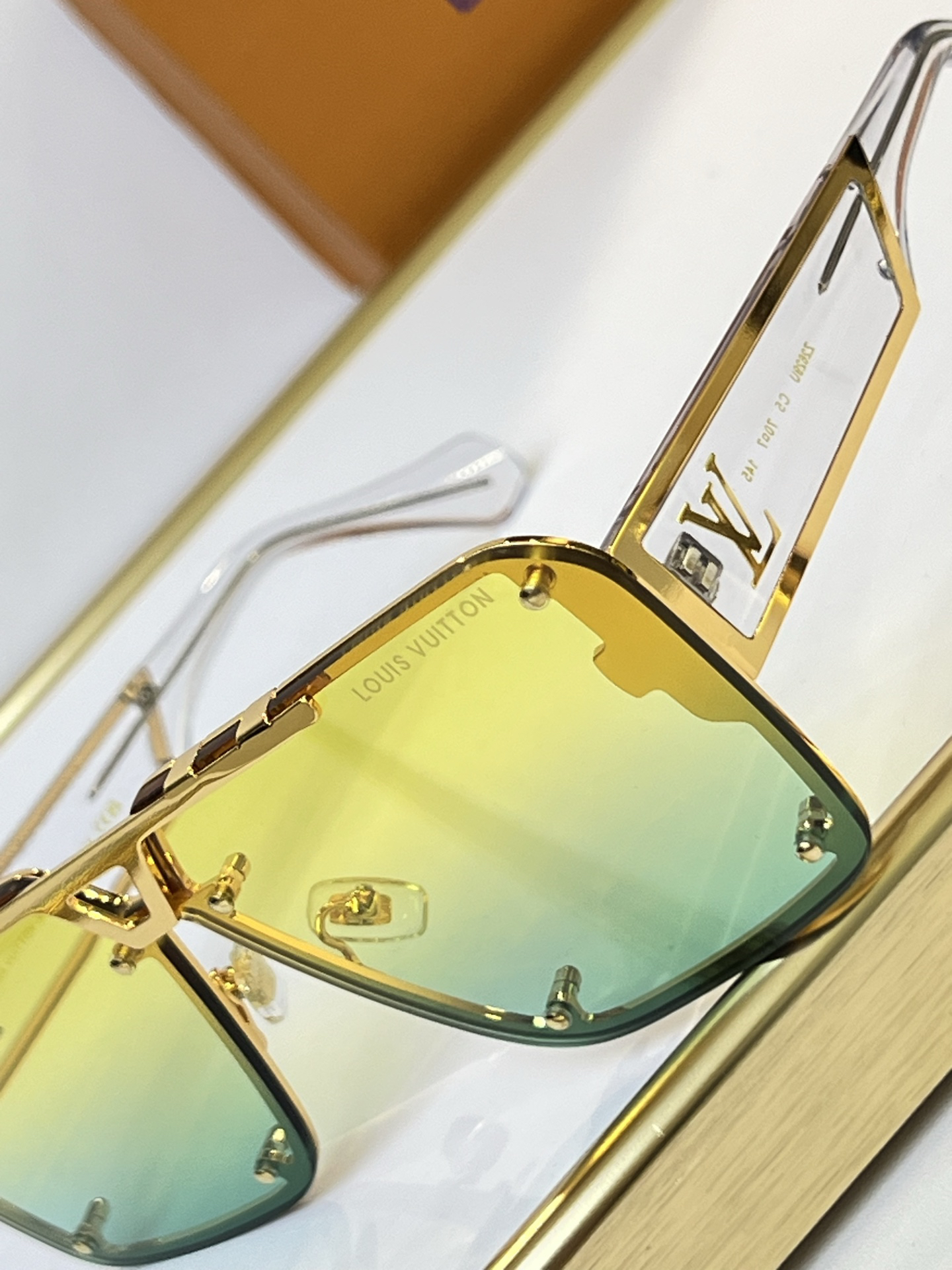 LV glasses-69