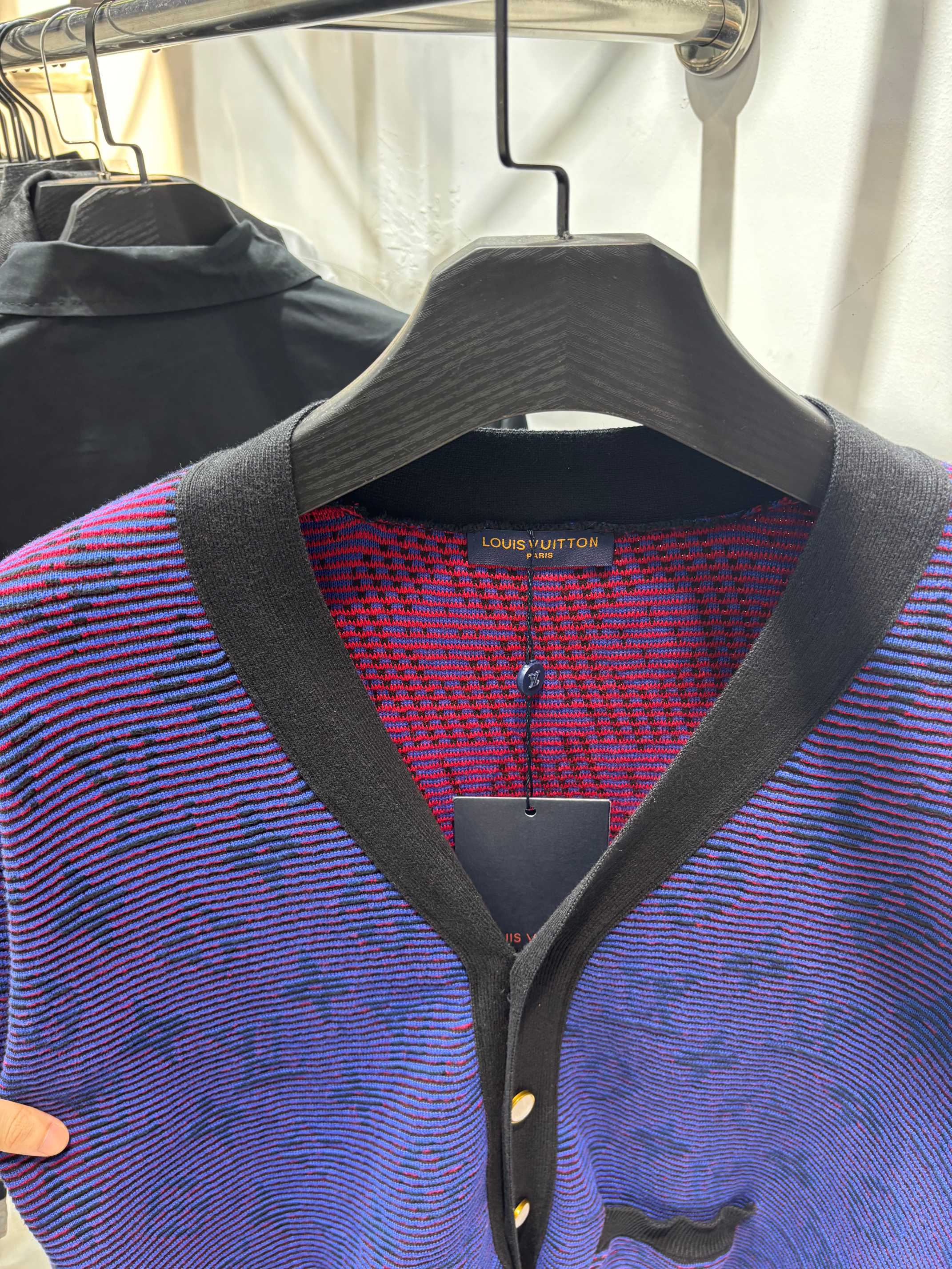 LV Clothing-329
