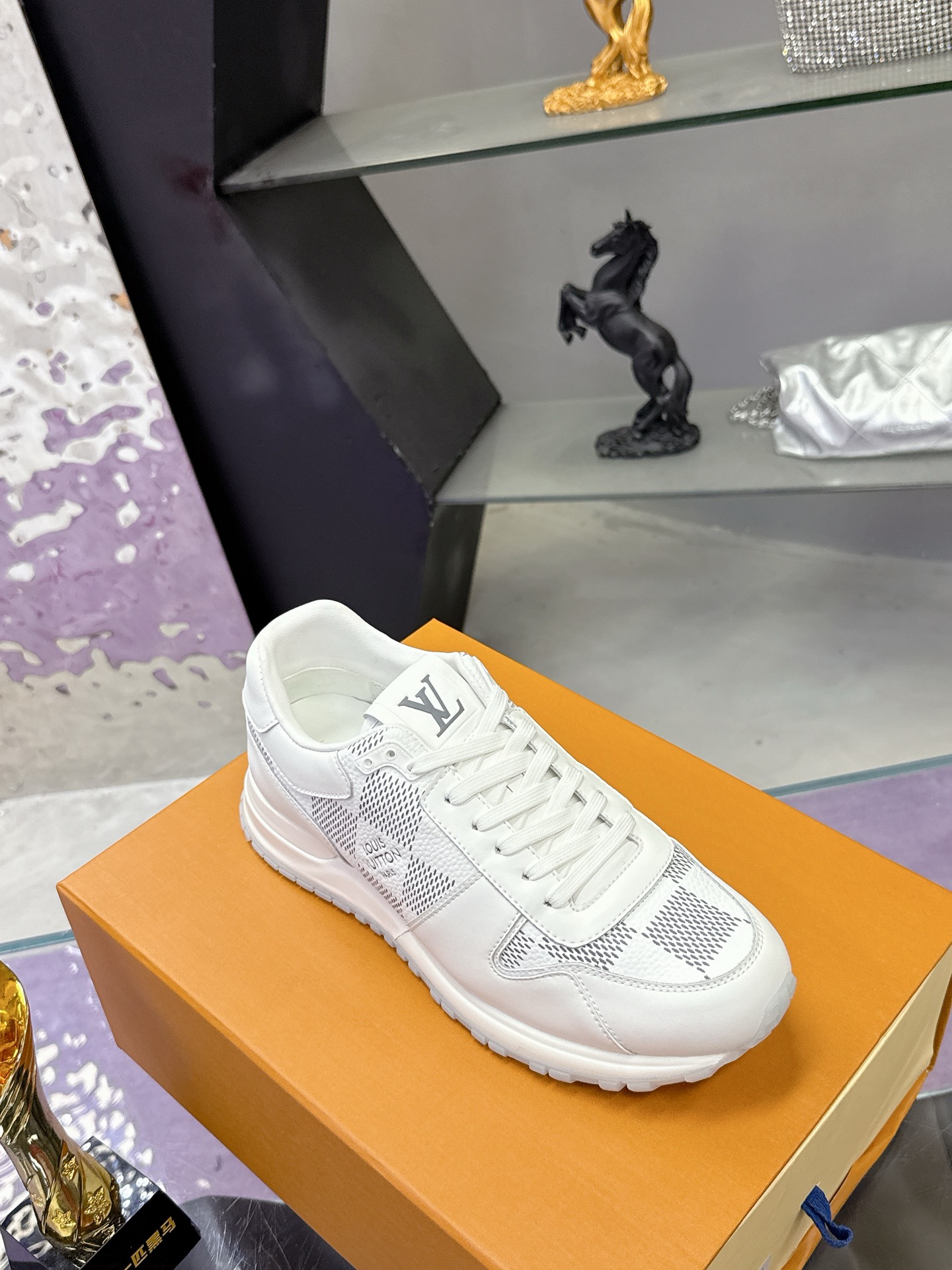 Lv Sneakers-212