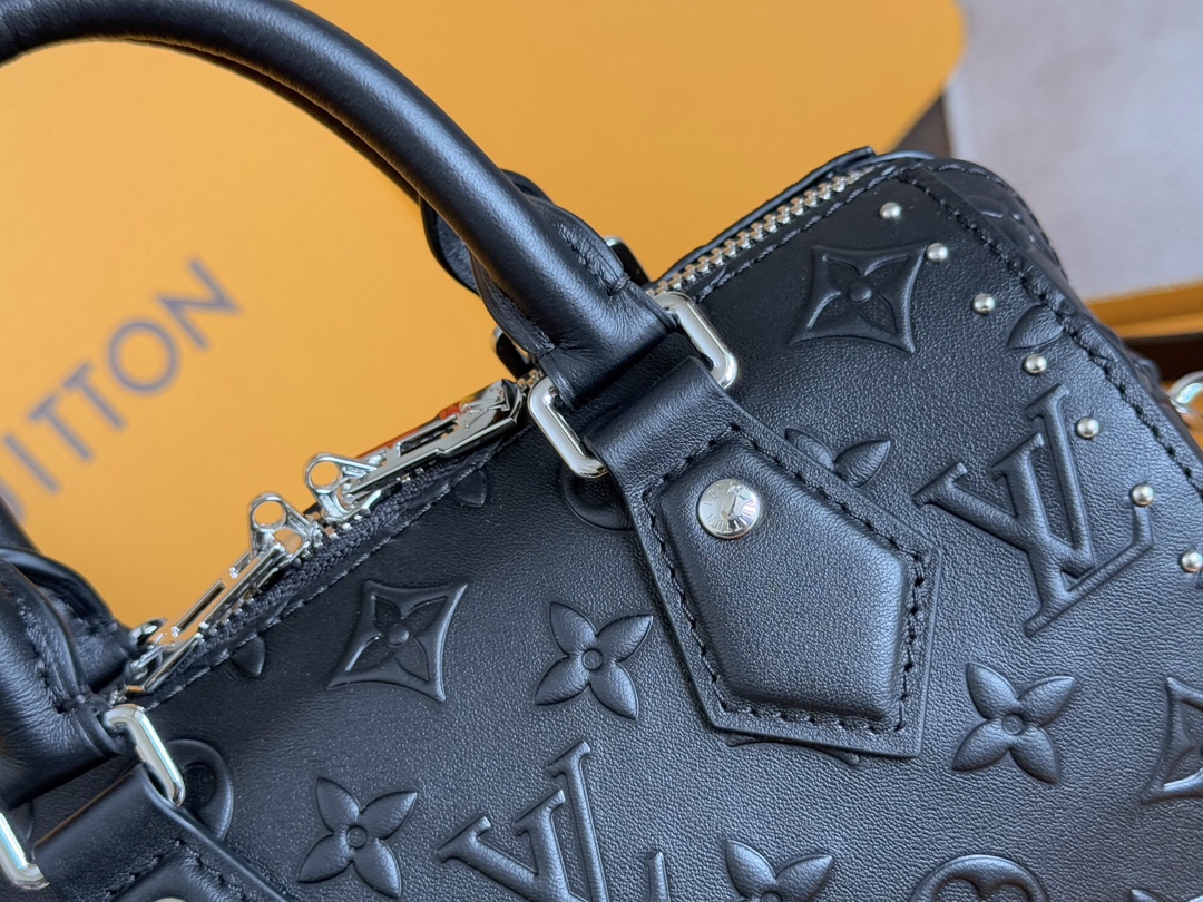 Louis Vuitton bag-202