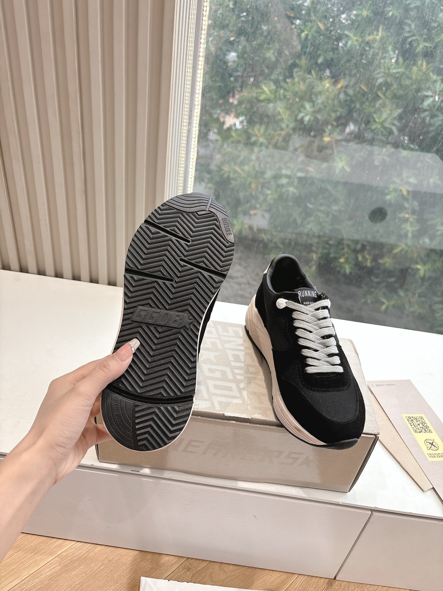 Golden Goose Sneakers-21