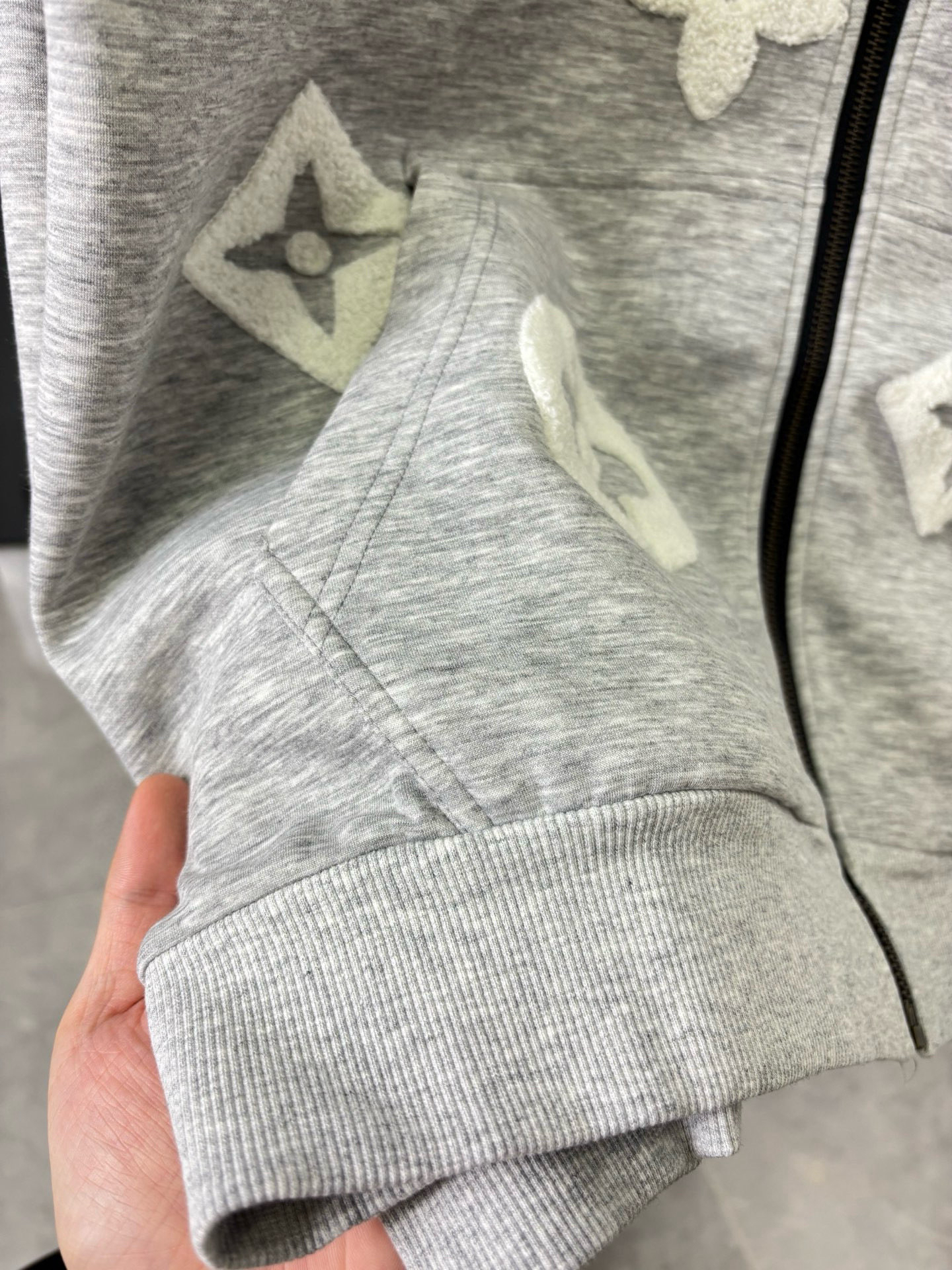 LV Clothing-302