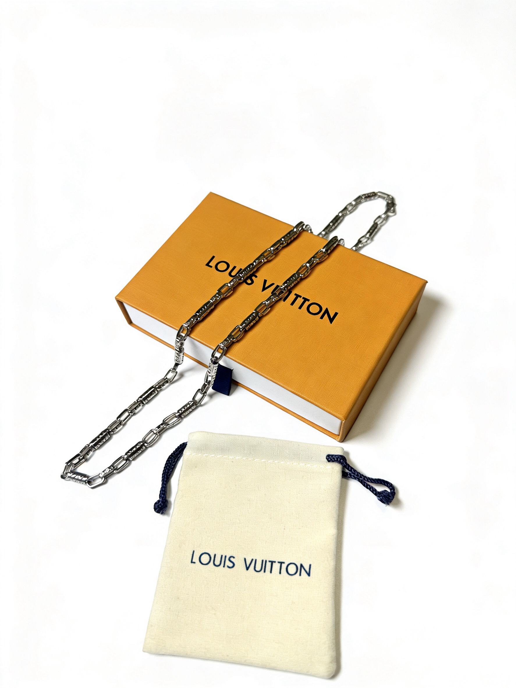 LV necklace-17