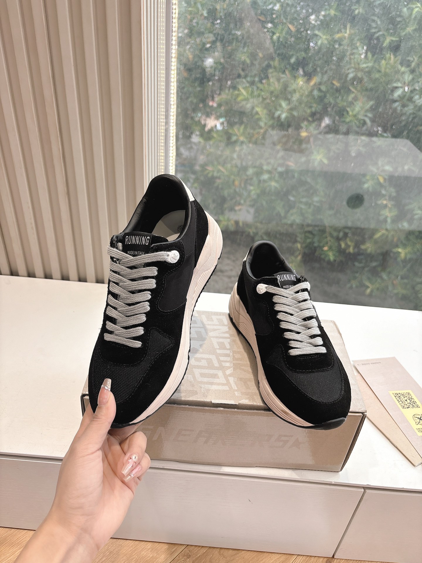 Golden Goose Sneakers-21