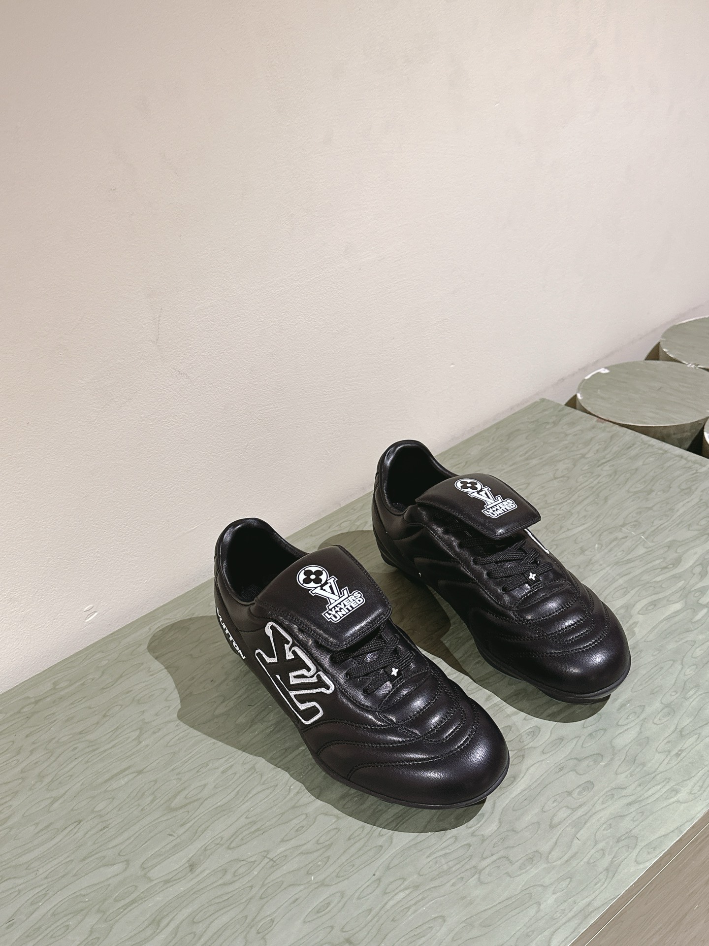 Lv Sneakers-239