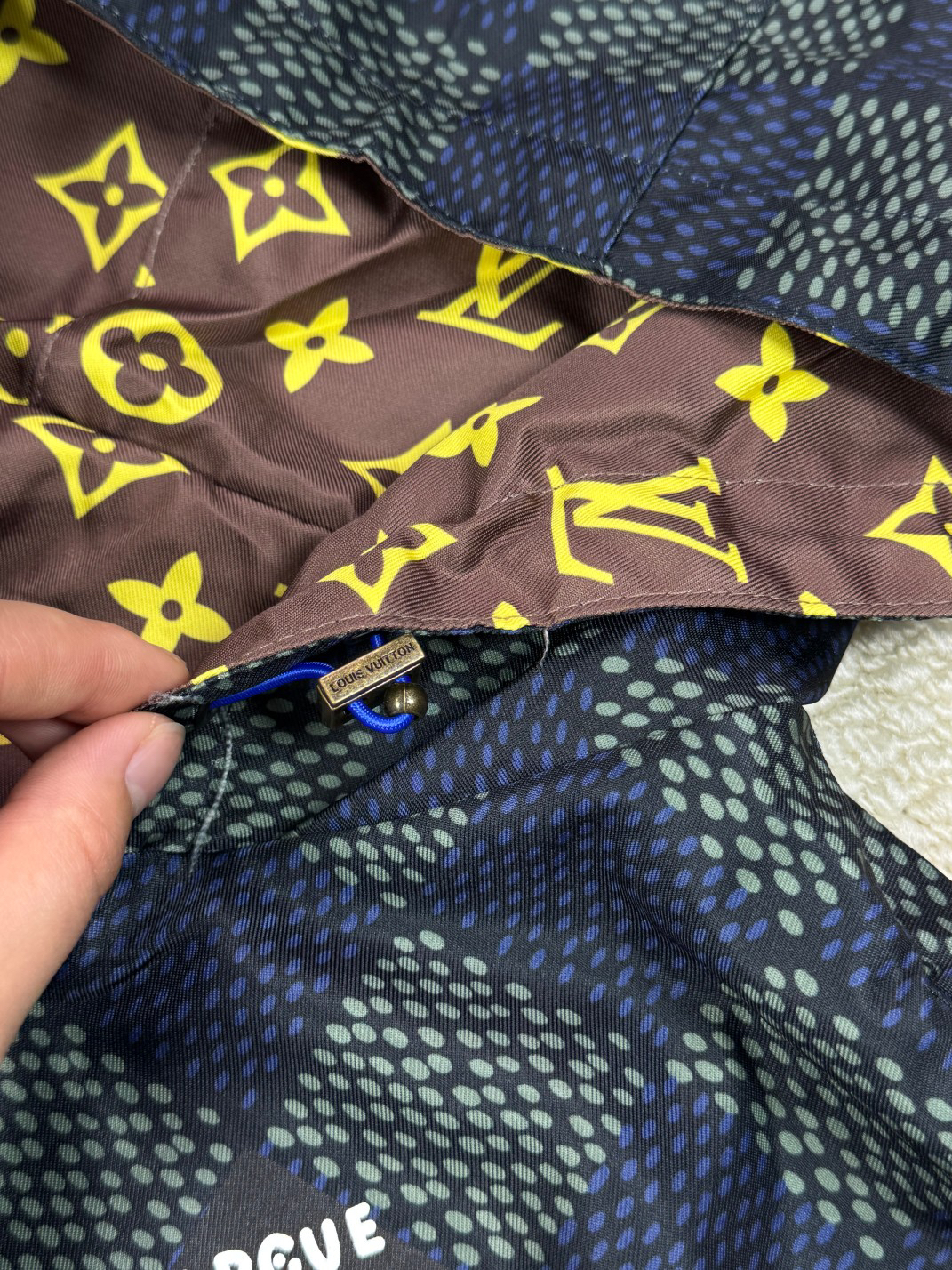 LV Clothing-340