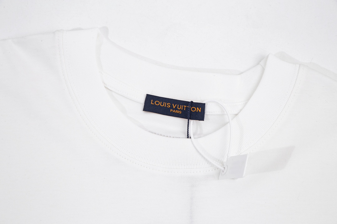 LV clothing-72