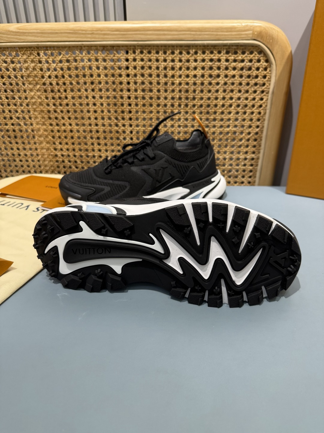Lv Sneakers-193