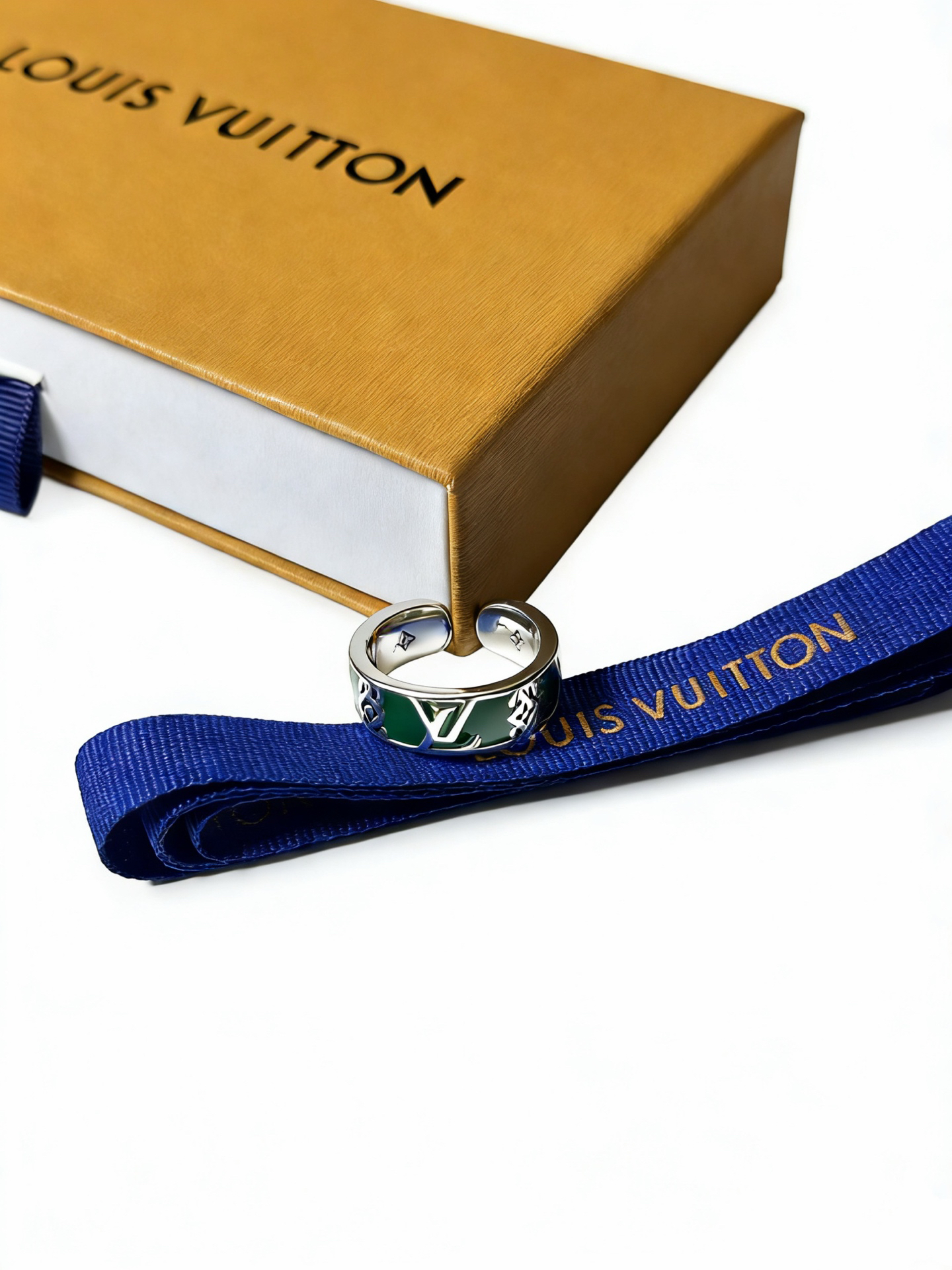 LV ring-70