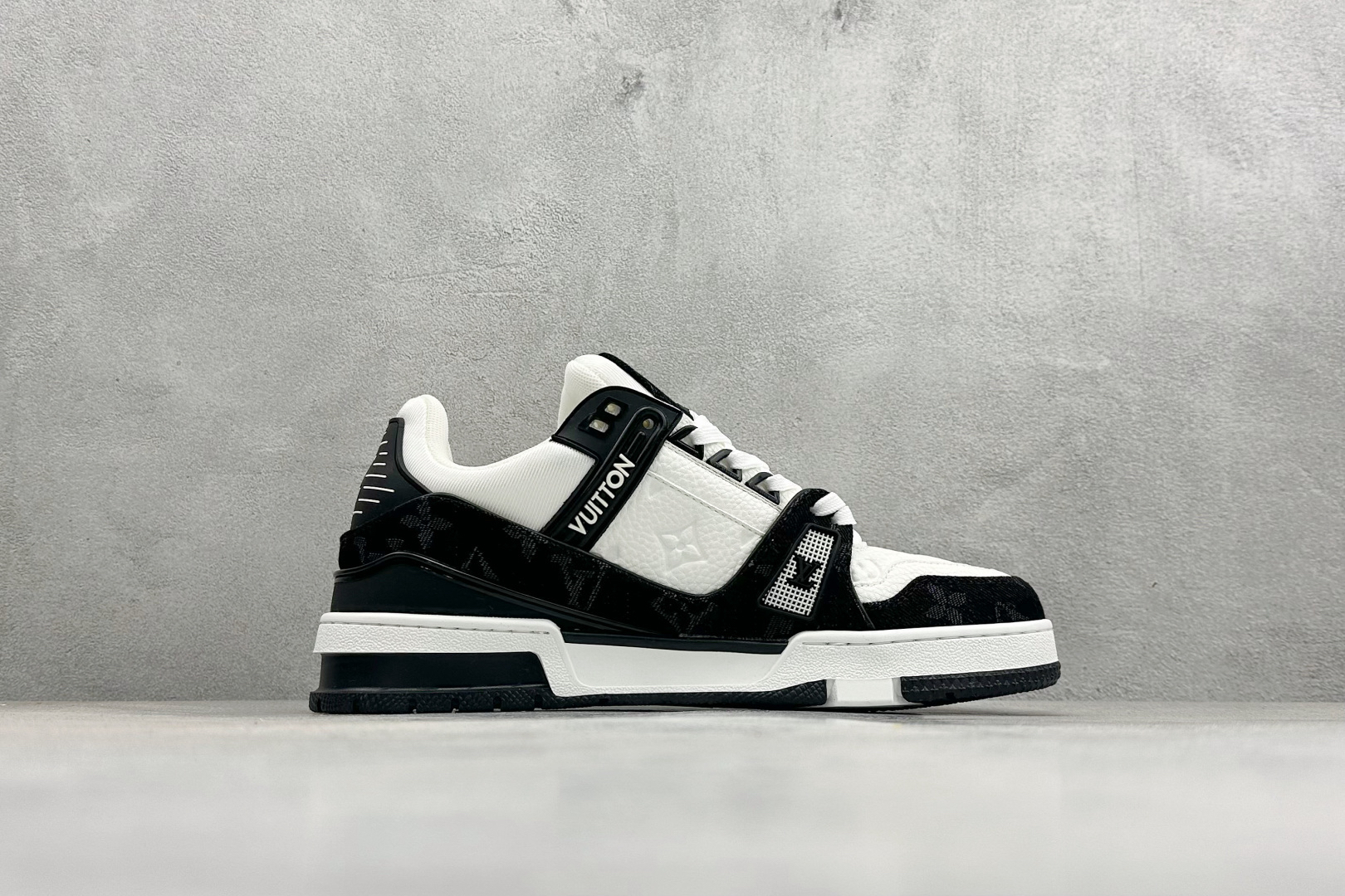 Lv Sneakers-249