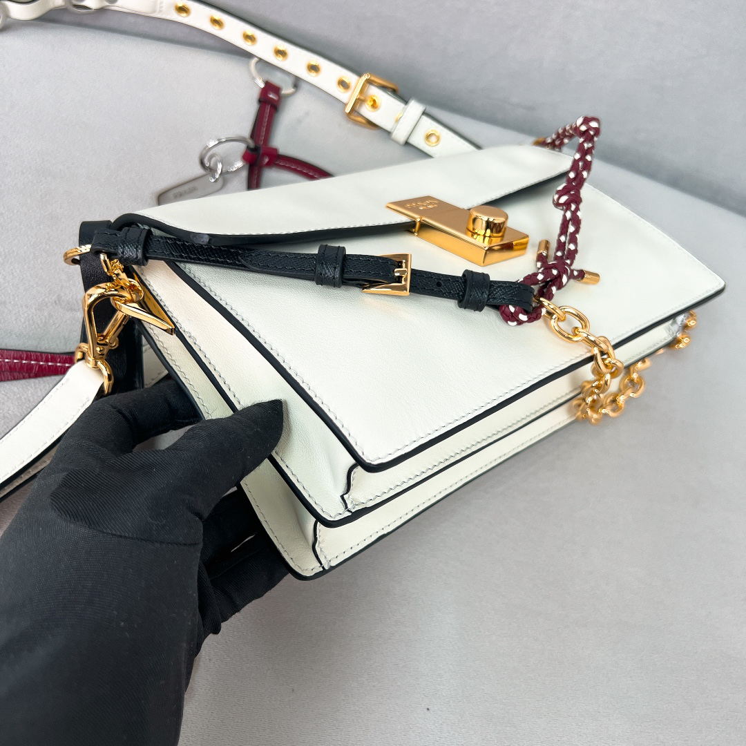 Prada bag-182