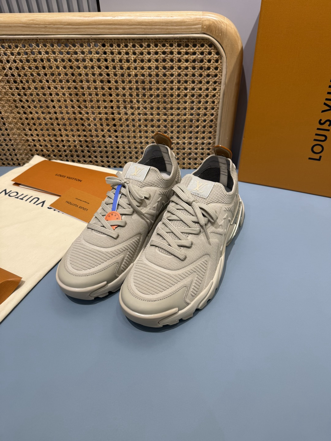 Lv Sneakers-182