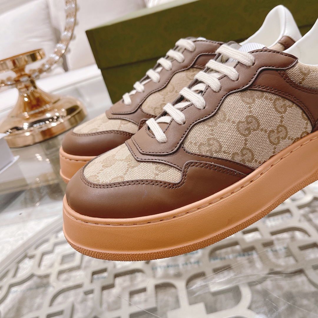 Gucci Sneakers-176
