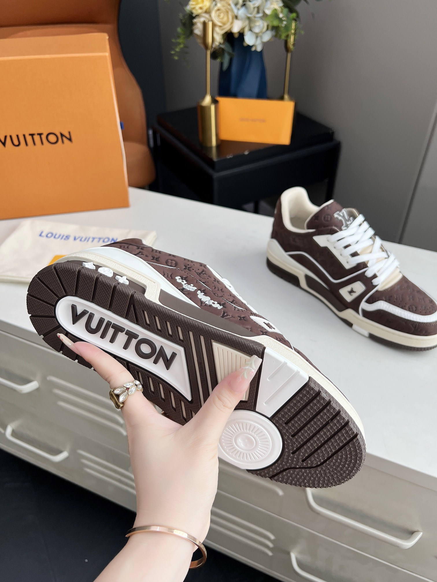 Lv Sneakers-57