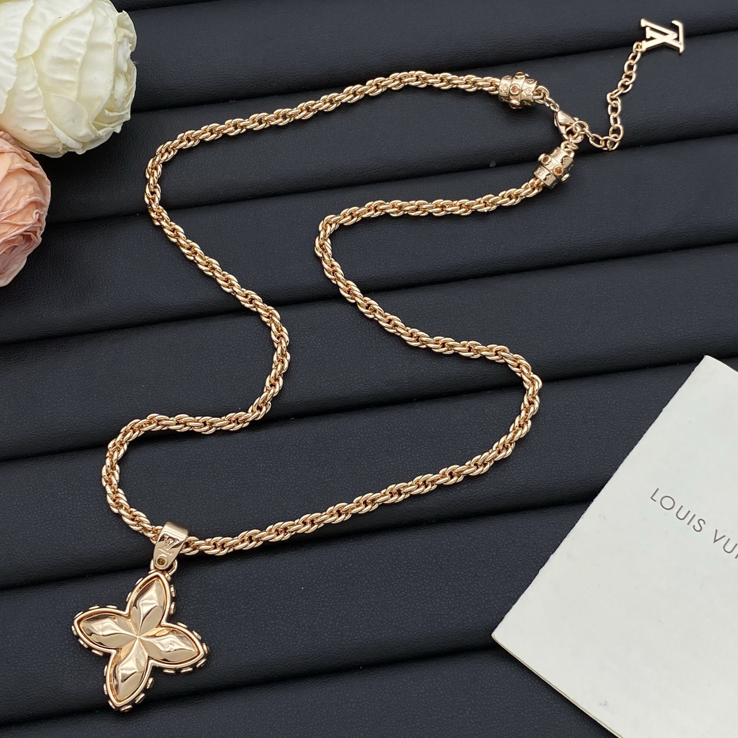 LV necklace-72