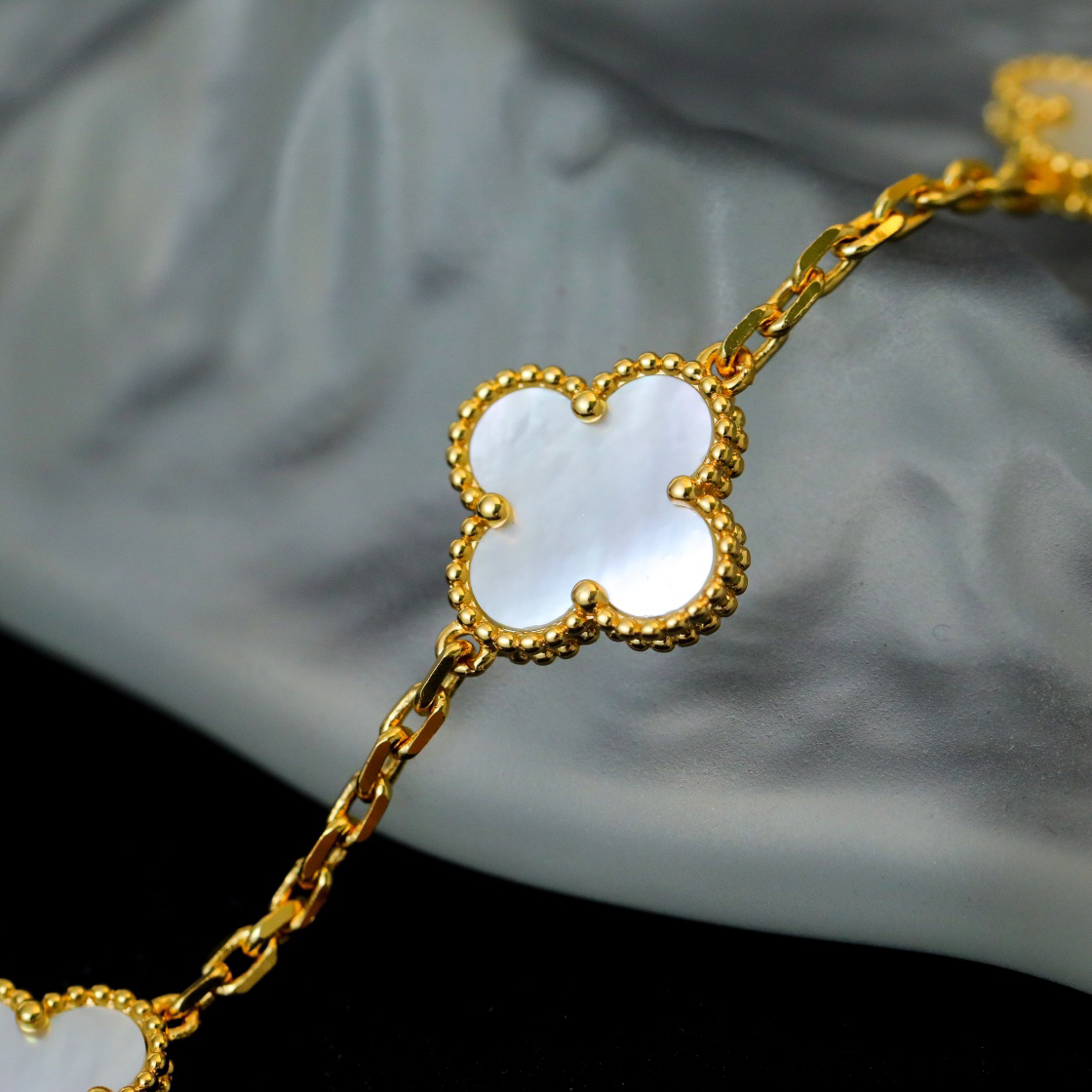 Van Cleef & Arpels Bracelet-76