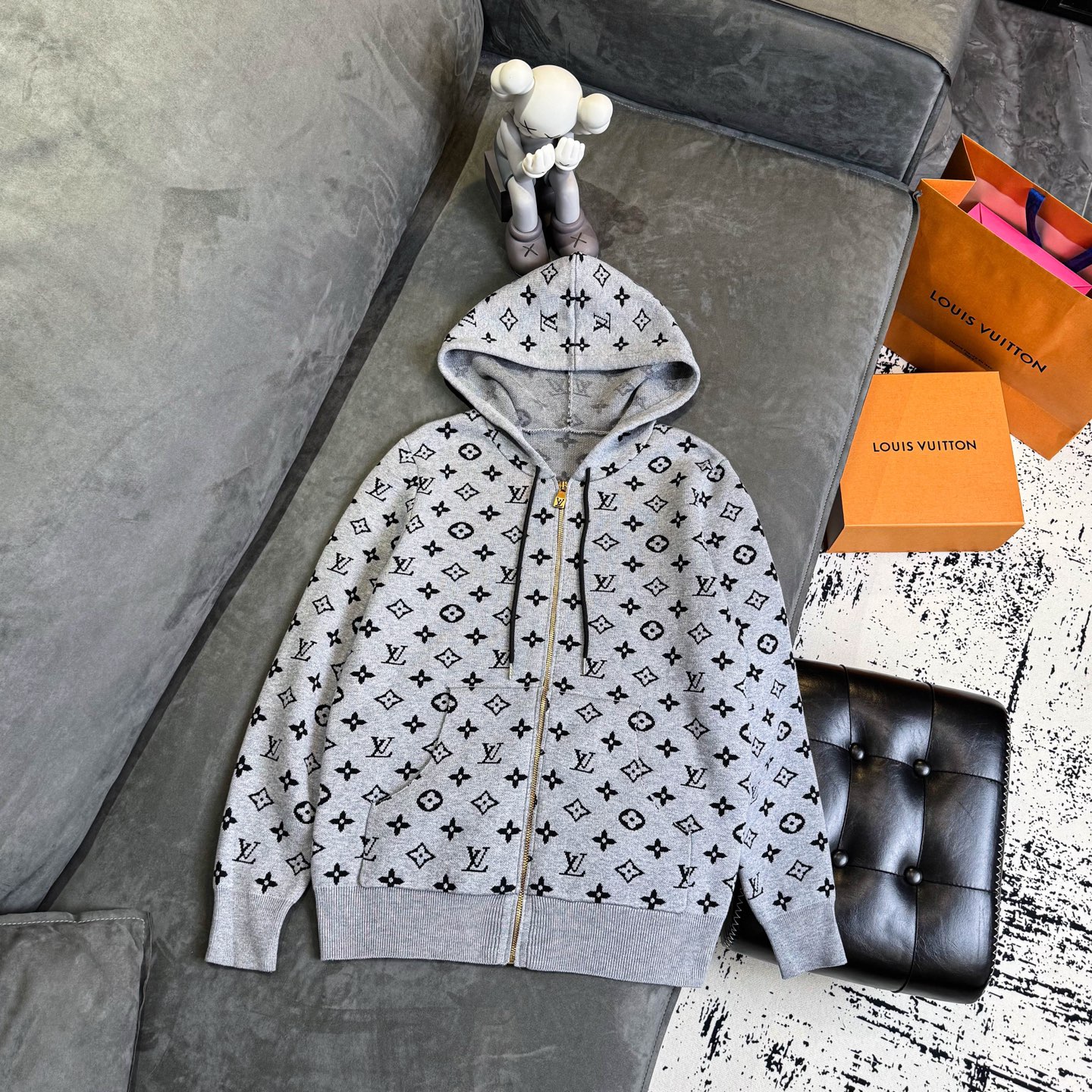LV Clothing-333