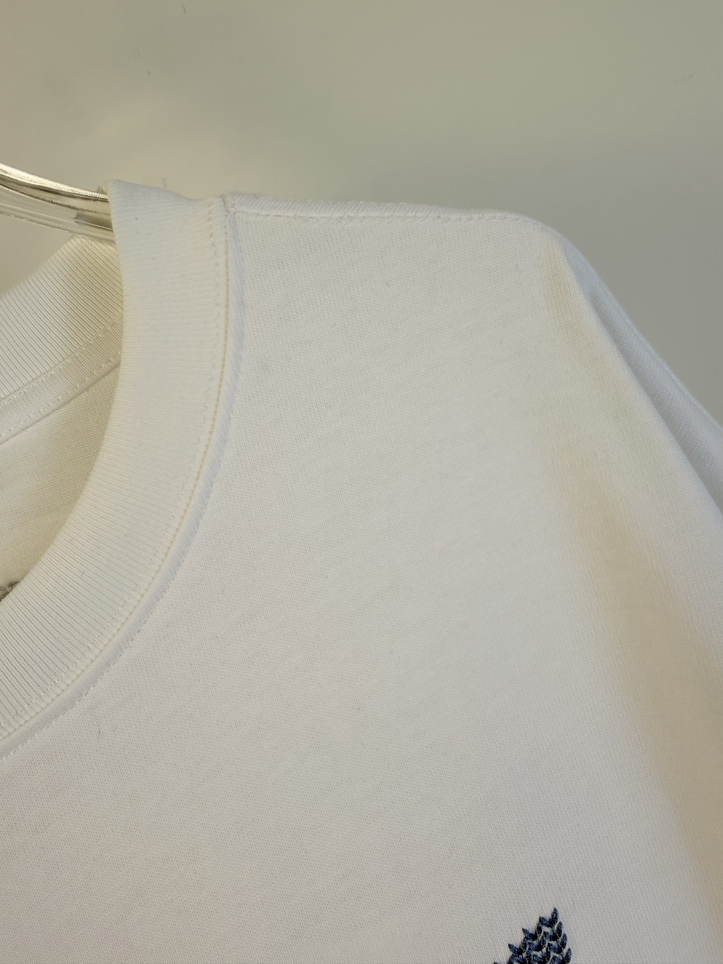 LV clothing-113