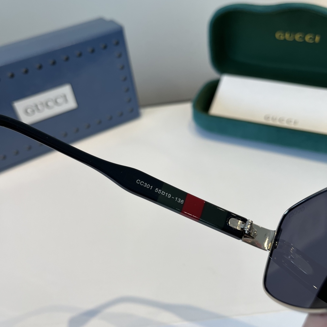 Gucci glasses-40