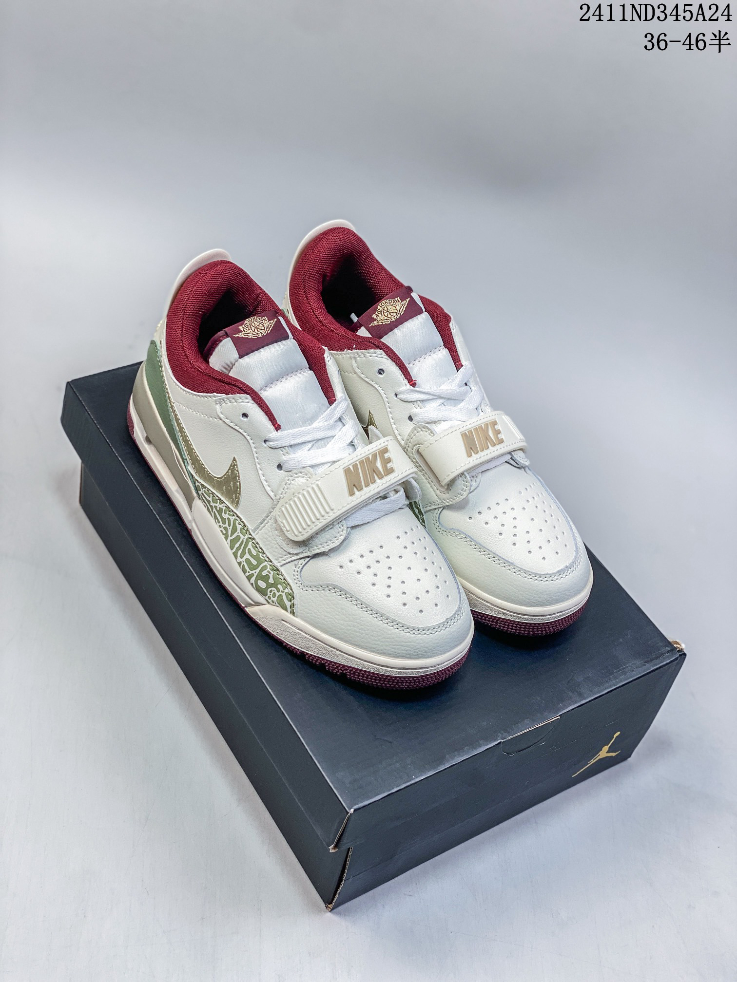 Nike Sneakers-344