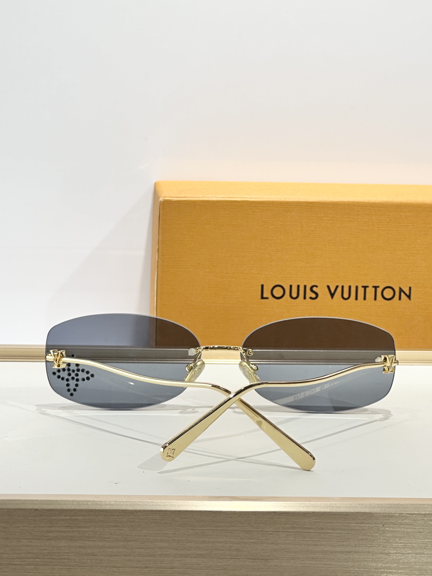 LV glasses-9