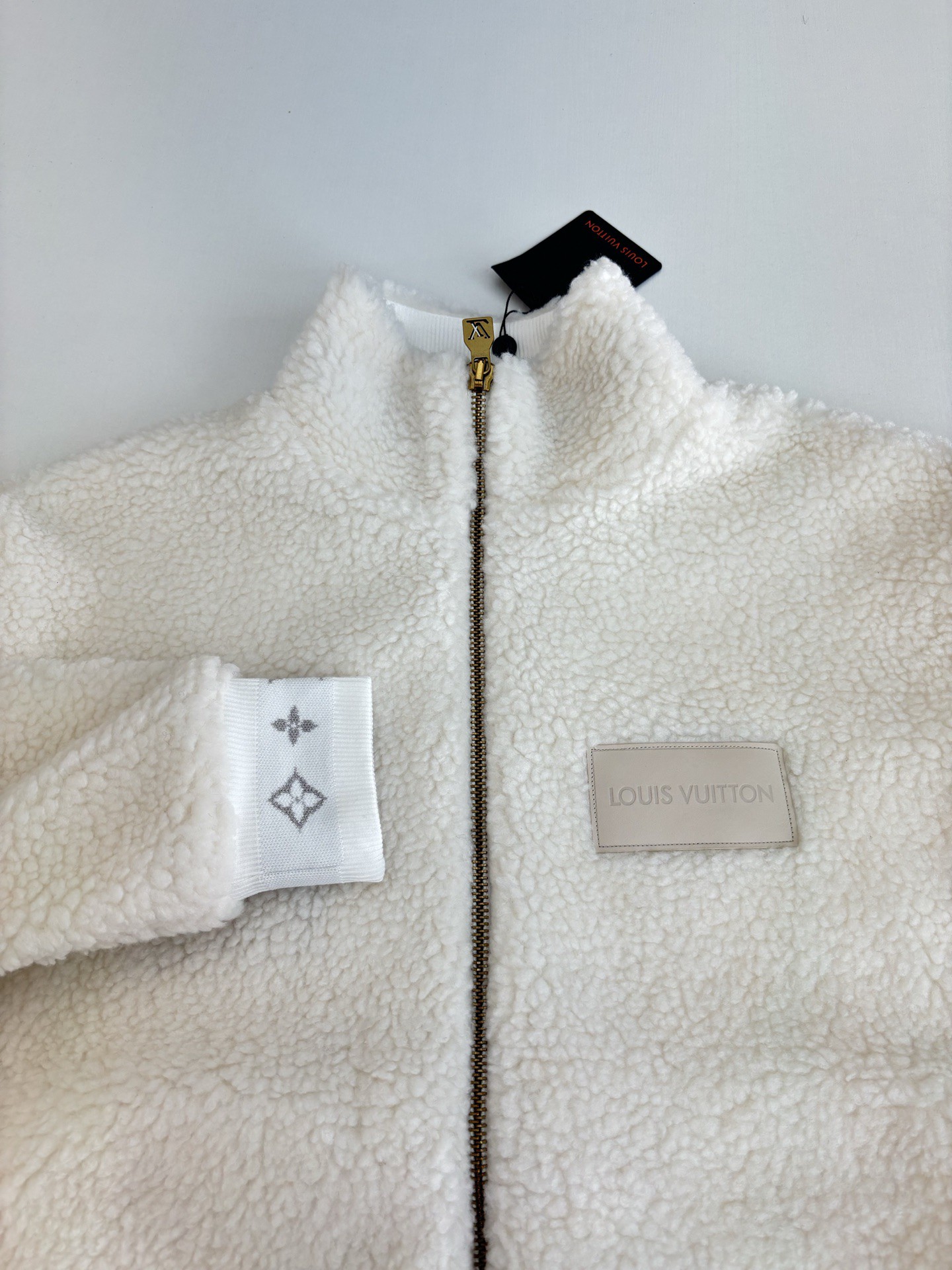 LV Clothing-296