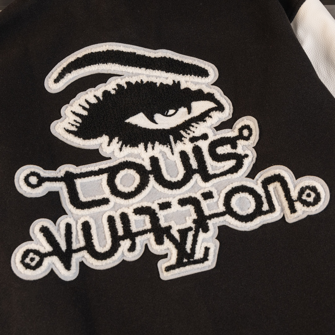 LV Clothing-315