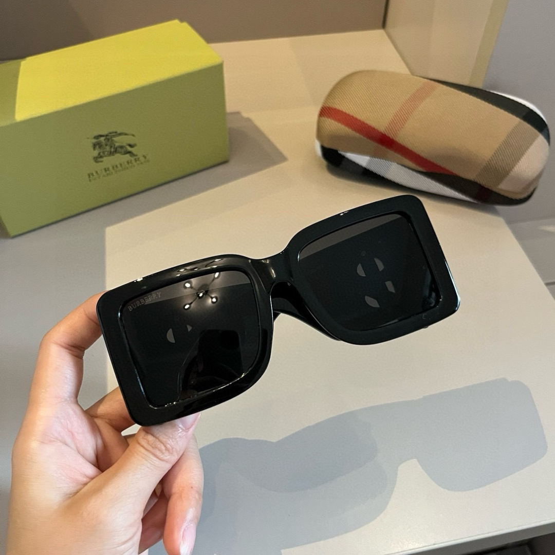 Burberry glasses-18