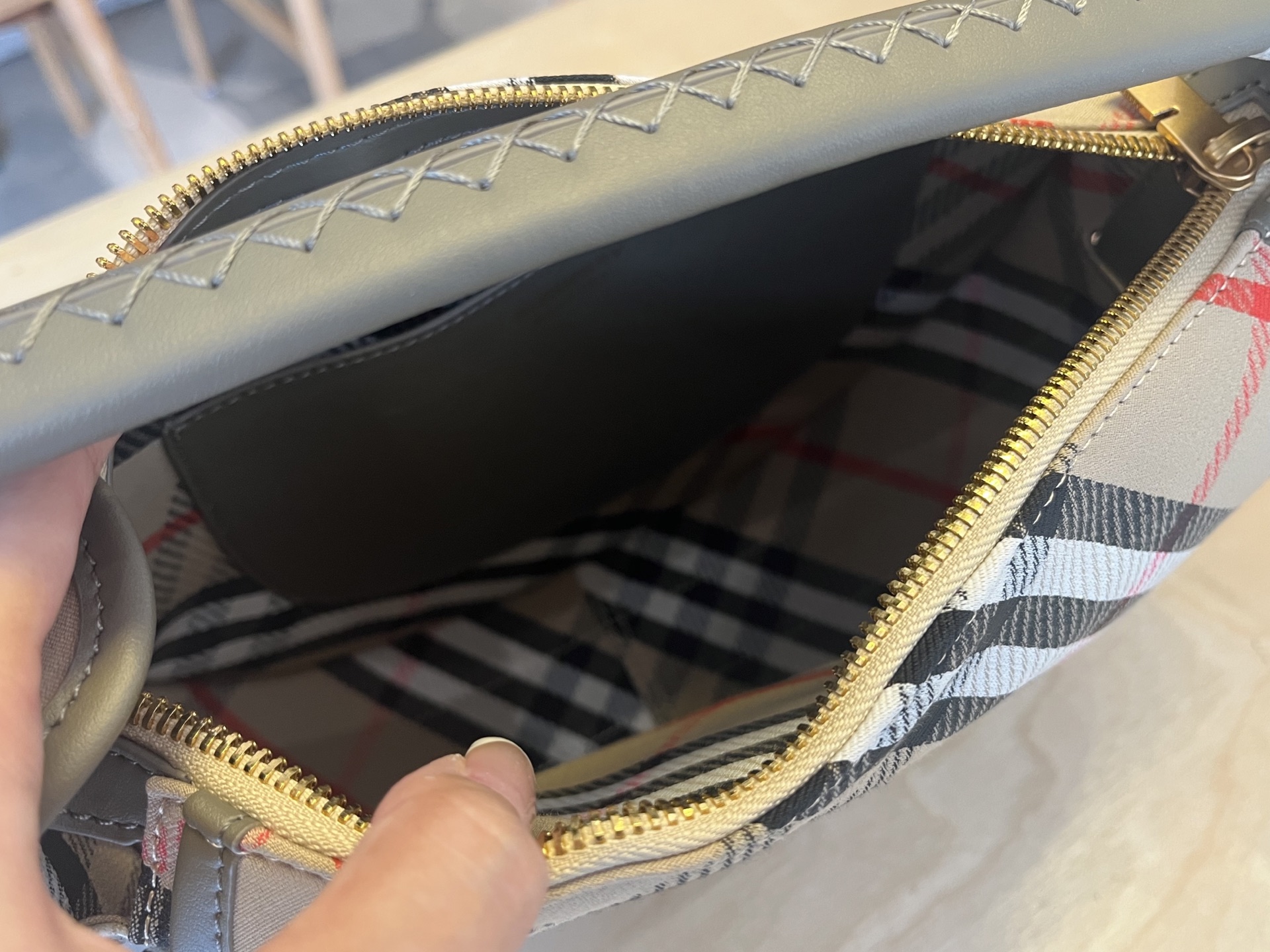 Burberry bag-132