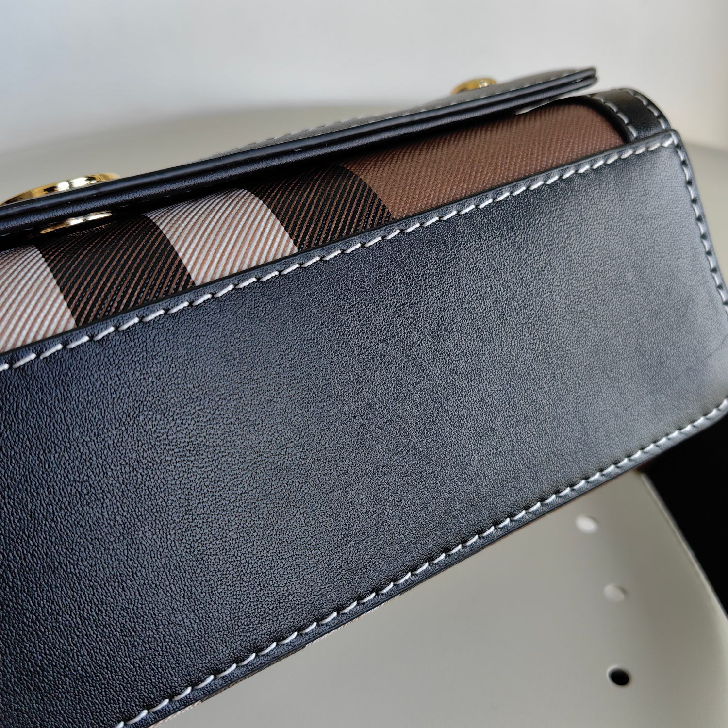 Burberry bag-106