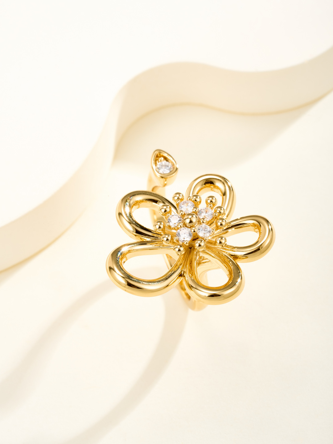 Van Cleef & Arpels ring-83
