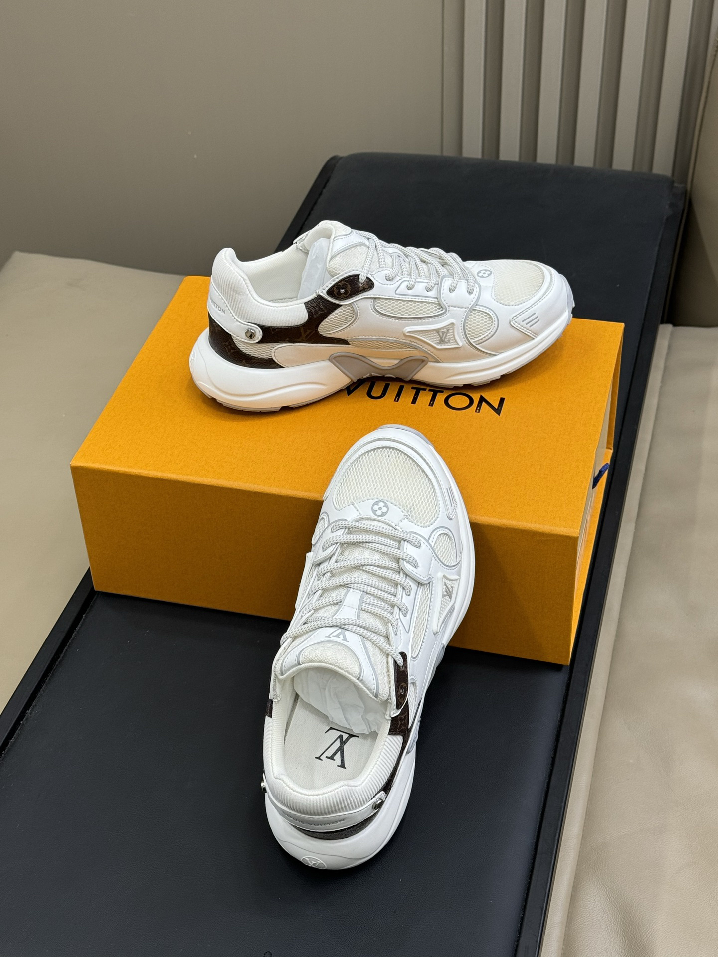 Lv Sneakers-219
