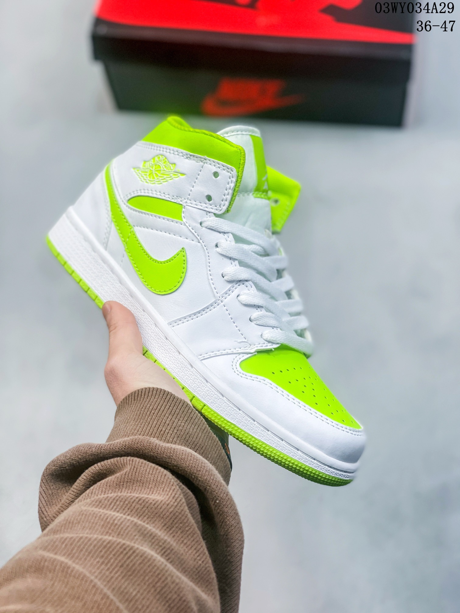 Nike Sneakers-343