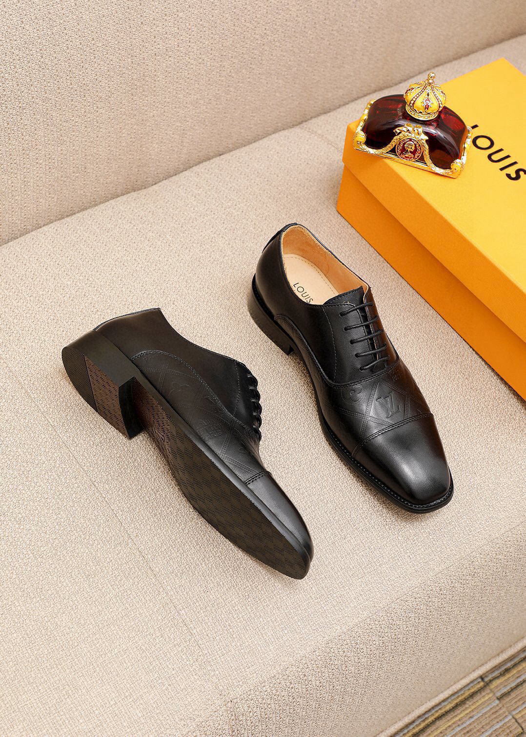 LV women's leather shoes-37