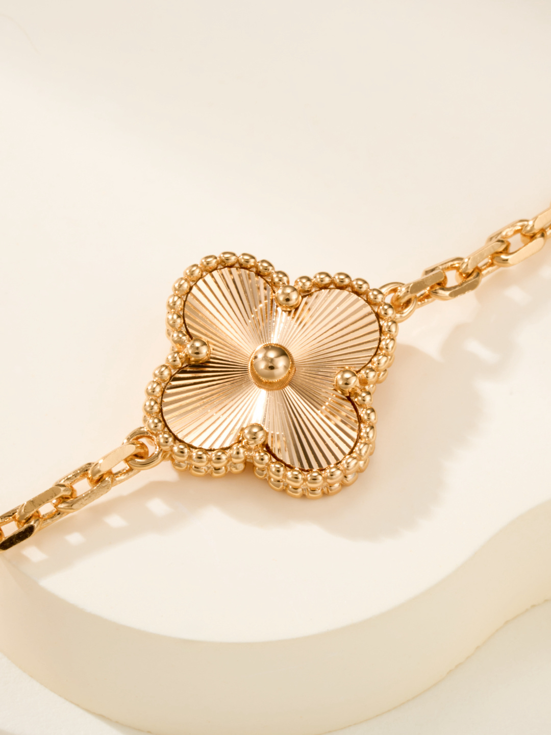 Van Cleef & Arpels Bracelet-83