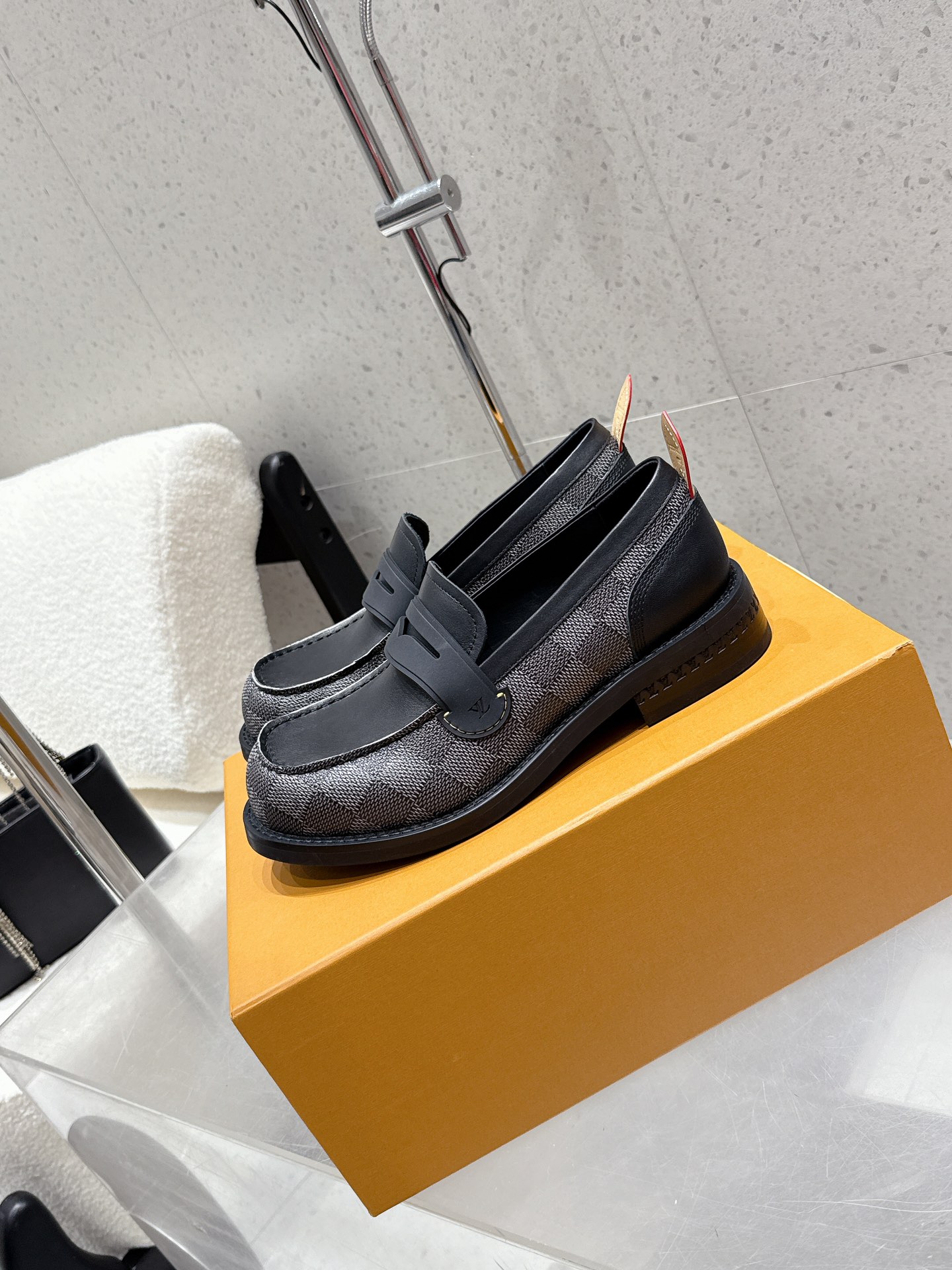LV women's leather shoes-45