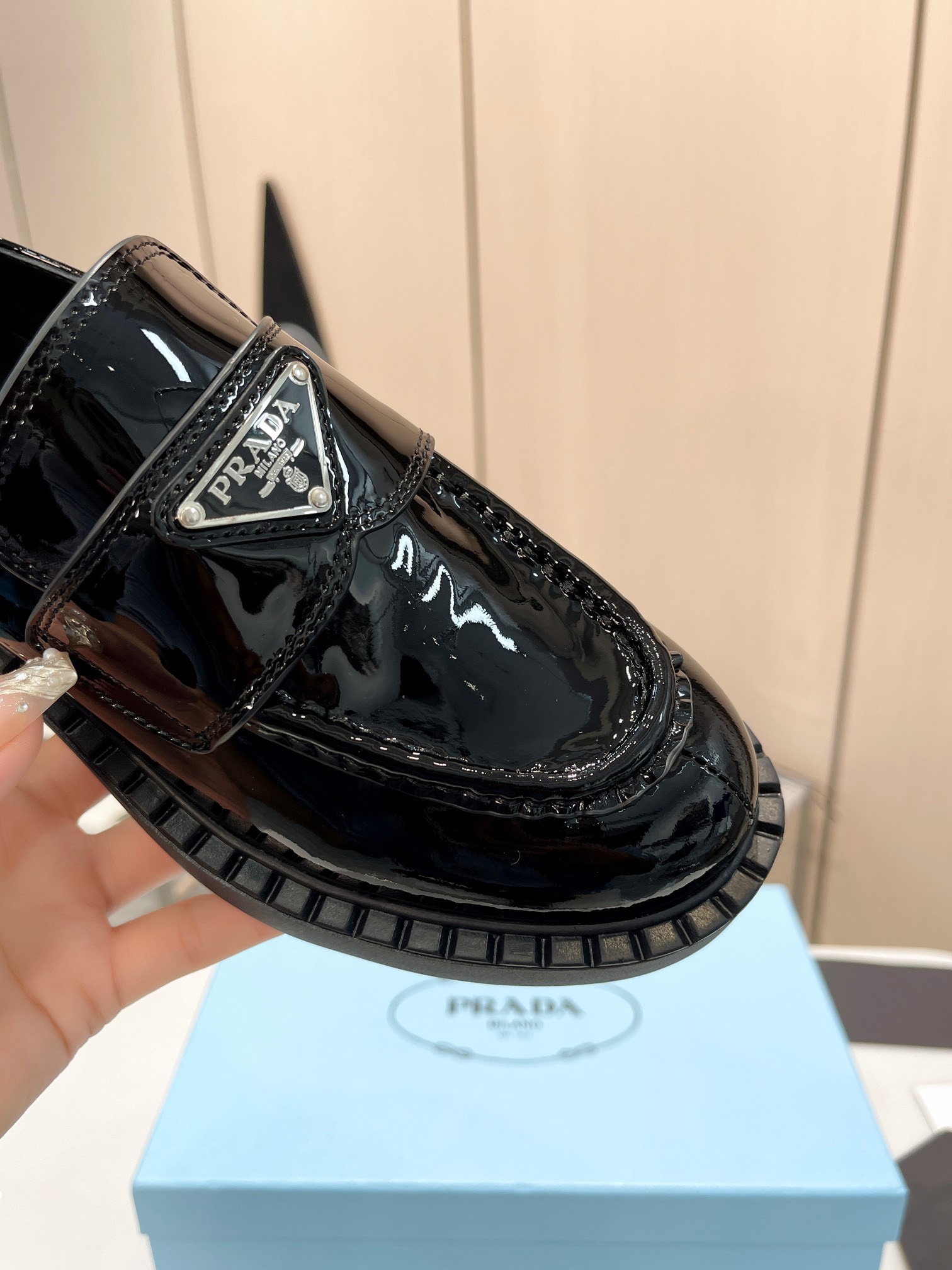 Prada women's leather shoes-10